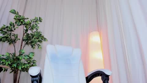 Snapshot of alanakimura_ chatting on January 24, 12:52 pm Alana silvana online show from January 24, 12:52 pm