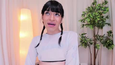 Snapshot of alanakimura_ chatting on February 18, 12:39 pm Alana silvana online show from February 18, 12:39 pm