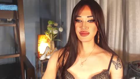Snapshot of aleinacroft chatting on February 6, 3:31 pm aleinacroft online show from February 6, 3:31 pm