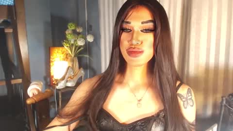 Snapshot of aleinacroft chatting on February 12, 4:33 pm aleinacroft online show from February 12, 4:33 pm