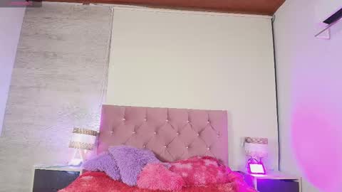 Snapshot of aleja_hill chatting on October 11, 3:53 am Aleja Hill online show from October 11, 3:53 am