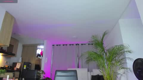 Snapshot of alejaevangeline chatting on October 5, 11:00 am A L E J A N D R A online show from October 5, 11:00 am