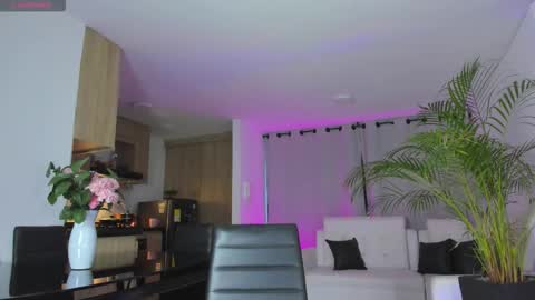 A L E J A N D R A online show from October 19, 11:02 am