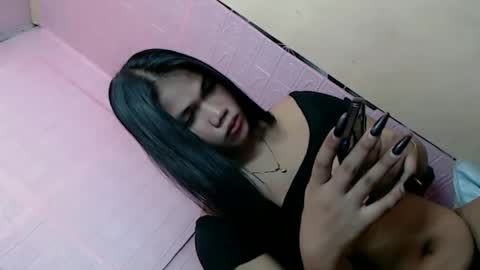 Kimmygirl online show from December 8, 11:51 pm