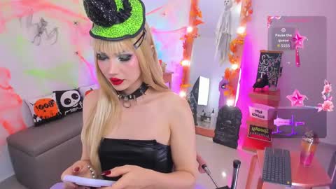 Snapshot of alessandra_thedoll chatting on October 4, 6:41 pm Alessa online show from October 4, 6:41 pm