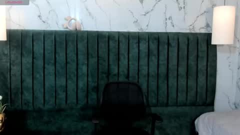 Snapshot of alexa_vandercloude chatting on January 31, 10:10 pm alexa_vandercloude online show from January 31, 10:10 pm