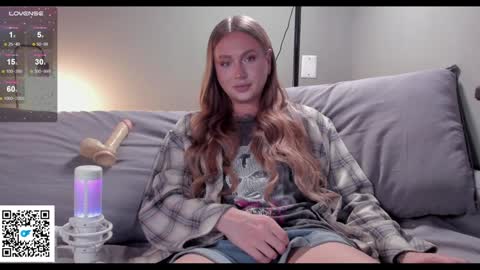 Snapshot of alexashowcum chatting on December 28, 7:11 pm Alexa online show from December 28, 7:11 pm