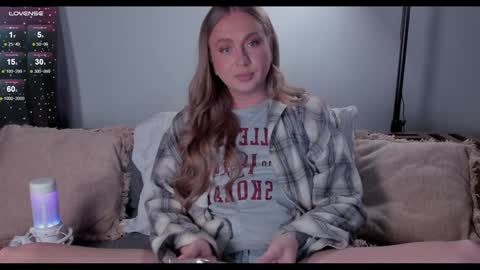 Snapshot of alexashowcum chatting on February 8, 9:25 pm Alexa online show from February 8, 9:25 pm