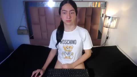 -- ALEXIS -- online show from October 14, 1:06 am