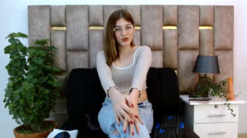 Snapshot of alexxa_ortiz chatting on January 21, 2:22 pm ALEXANDRA online show from January 21, 2:22 pm