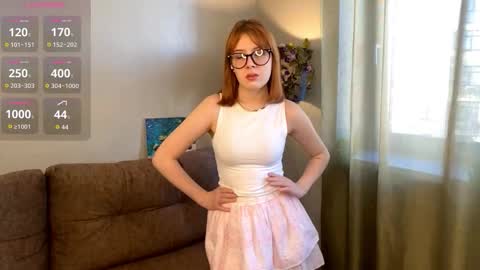 Snapshot of alialesperance chatting on October 8, 4:25 am Amelia online show from October 8, 4:25 am