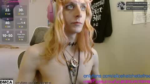 Snapshot of alice_hatchette chatting on September 21, 1:22 am Alice Hatchette online show from September 21, 1:22 am