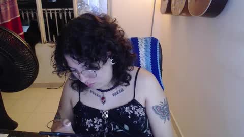 Alicia Aldara online show from December 18, 10:32 am