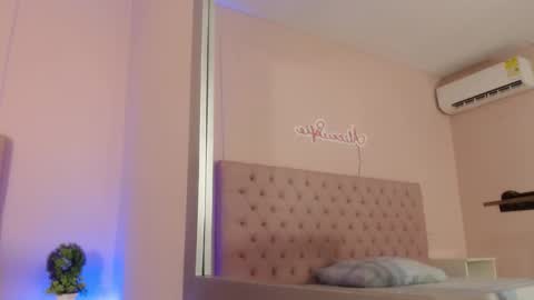 Sofia online show from October 18, 1:48 pm