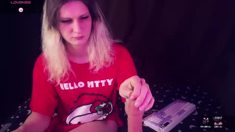 Snapshot of alicepinkhead chatting on March 10, 4:03 pm AlicePinkhead online show from March 10, 4:03 pm