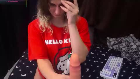 Snapshot of alicepinkhead chatting on September 23, 2:11 pm AlicePinkhead online show from September 23, 2:11 pm