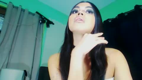 Snapshot of aliciasexyboom chatting on October 10, 8:37 am boomlc online show from October 10, 8:37 am