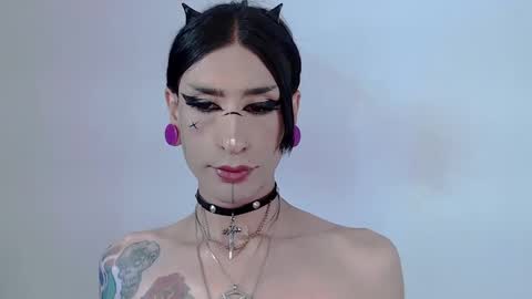 Snapshot of alienexxx chatting on September 15, 10:03 pm online show from September 15, 10:03 pm