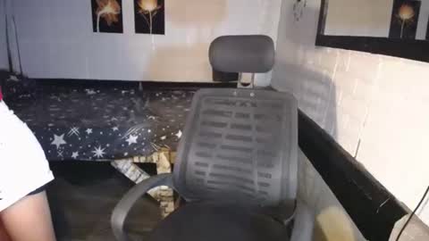 trina online show from October 12, 8:39 am