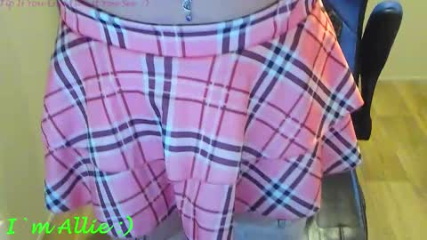 Allie online show from October 12, 2:08 pm