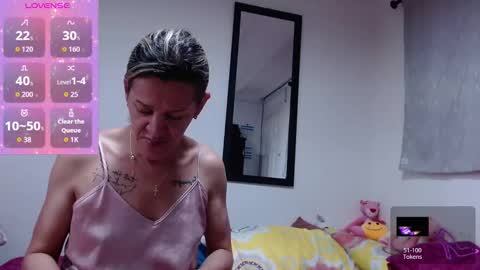 Allysonstonnes online show from November 12, 8:30 pm