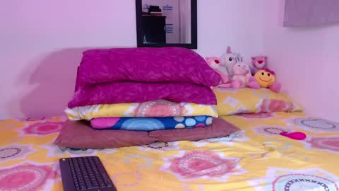 Allysonstonnes online show from November 25, 3:19 am