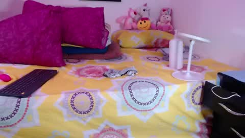 Allysonstonnes online show from November 27, 4:04 am