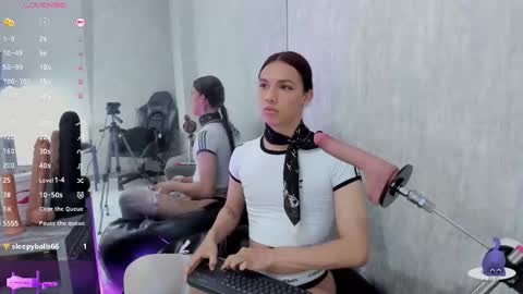 Snapshot of almazz_ chatting on October 1, 10:10 pm Santy online show from October 1, 10:10 pm