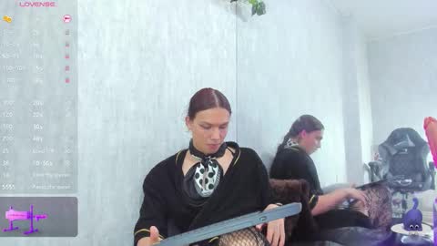 Snapshot of almazz_ chatting on October 4, 12:00 am Santy online show from October 4, 12:00 am