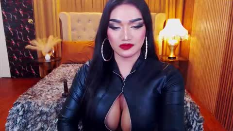 Snapshot of alurajhenson chatting on September 12, 10:15 pm Alura Jhenson online show from September 12, 10:15 pm
