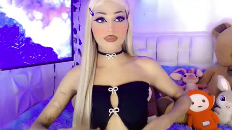Snapshot of amal_baddel_ chatting on March 6, 6:27 am amal_baddel_ online show from March 6, 6:27 am