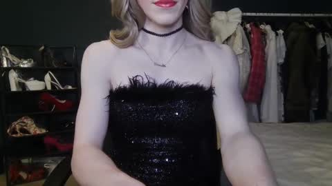 Snapshot of amaliecd chatting on January 2, 7:51 pm Amalie online show from January 2, 7:51 pm