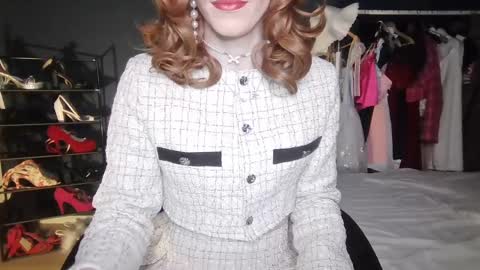 Snapshot of amaliecd chatting on January 9, 8:55 pm Amalie online show from January 9, 8:55 pm