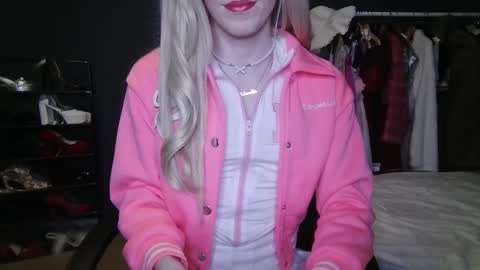Snapshot of amaliecd chatting on January 12, 3:35 pm Amalie online show from January 12, 3:35 pm