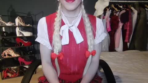 Snapshot of amaliecd chatting on February 13, 7:21 pm Amalie online show from February 13, 7:21 pm