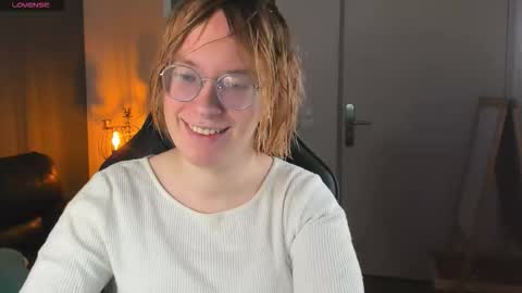 Snapshot of amanda_butlerr chatting on October 4, 10:27 am Hi im Amanda online show from October 4, 10:27 am