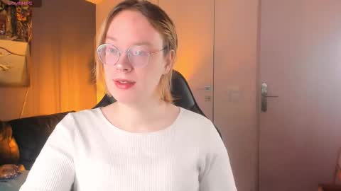 Snapshot of amanda_butlerr chatting on October 11, 9:22 am Hi im Amanda online show from October 11, 9:22 am