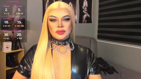 Snapshot of amazingfatcock_ts chatting on December 6, 10:44 am MISS JAZMINE QUEEN OF HELLFIRE online show from December 6, 10:44 am