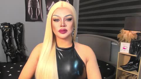 Snapshot of amazingfatcock_ts chatting on December 8, 10:41 am MISS JAZMINE QUEEN OF HELLFIRE online show from December 8, 10:41 am