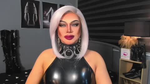 Snapshot of amazingfatcock_ts chatting on December 10, 10:16 am MISS JAZMINE QUEEN OF HELLFIRE online show from December 10, 10:16 am