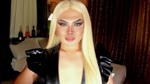 Snapshot of amazingfatcock_ts chatting on February 1, 12:16 pm MISS JAZMINE QUEEN OF HELLFIRE online show from February 1, 12:16 pm