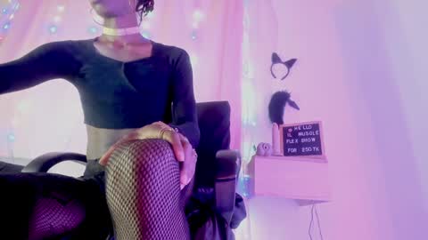 Snapshot of ambar_fitness88 chatting on January 7, 2:27 pm Ambar fitness88 online show from January 7, 2:27 pm