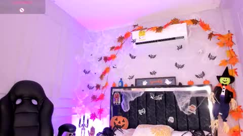 Cody amber online show from October 18, 1:04 pm