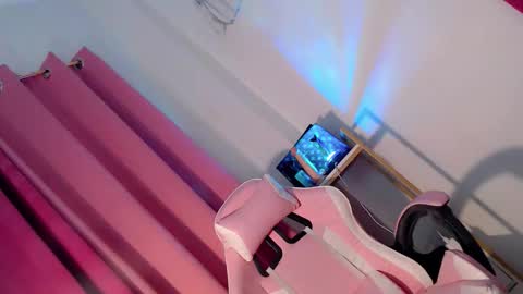 Amber online show from November 11, 1:02 pm