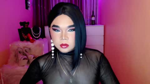 Snapshot of amiadoll chatting on January 6, 10:02 am Queen Mireska online show from January 6, 10:02 am