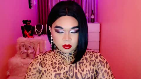 Snapshot of amiadoll chatting on February 1, 11:43 am Queen Mireska online show from February 1, 11:43 am