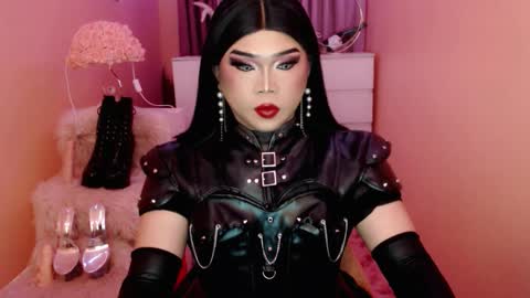 Snapshot of amiadoll chatting on September 14, 3:16 pm Queen Mireska online show from September 14, 3:16 pm