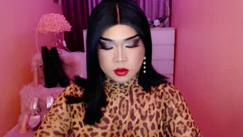 Snapshot of amiadoll chatting on September 24, 4:02 pm Queen Mireska online show from September 24, 4:02 pm