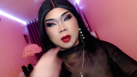 Snapshot of amiadoll chatting on September 25, 4:03 pm Queen Mireska online show from September 25, 4:03 pm