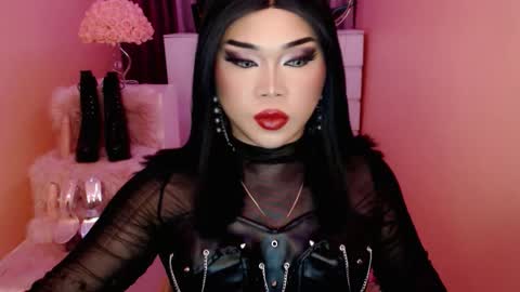 Snapshot of amiadoll chatting on September 26, 4:04 pm Queen Mireska online show from September 26, 4:04 pm